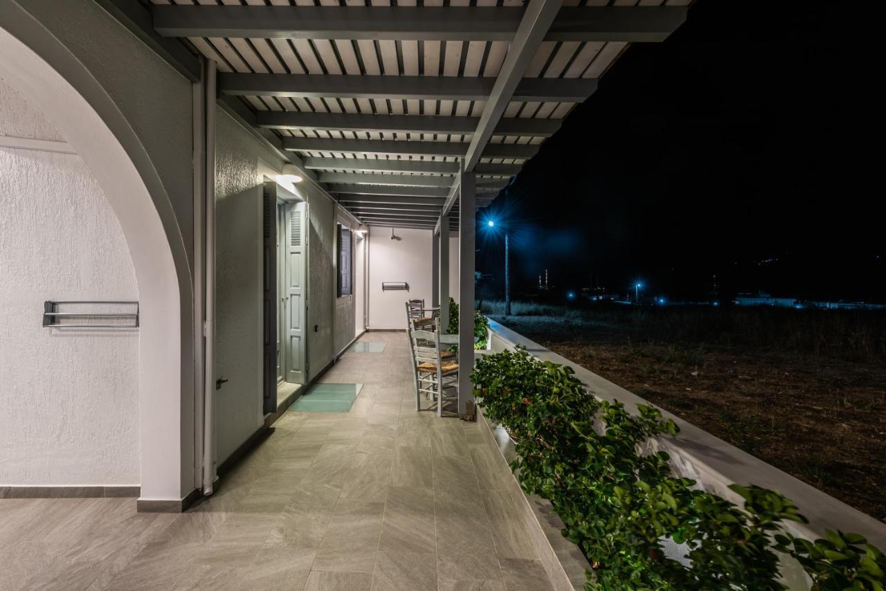 Annarita Apartment Adamantas  Exterior photo