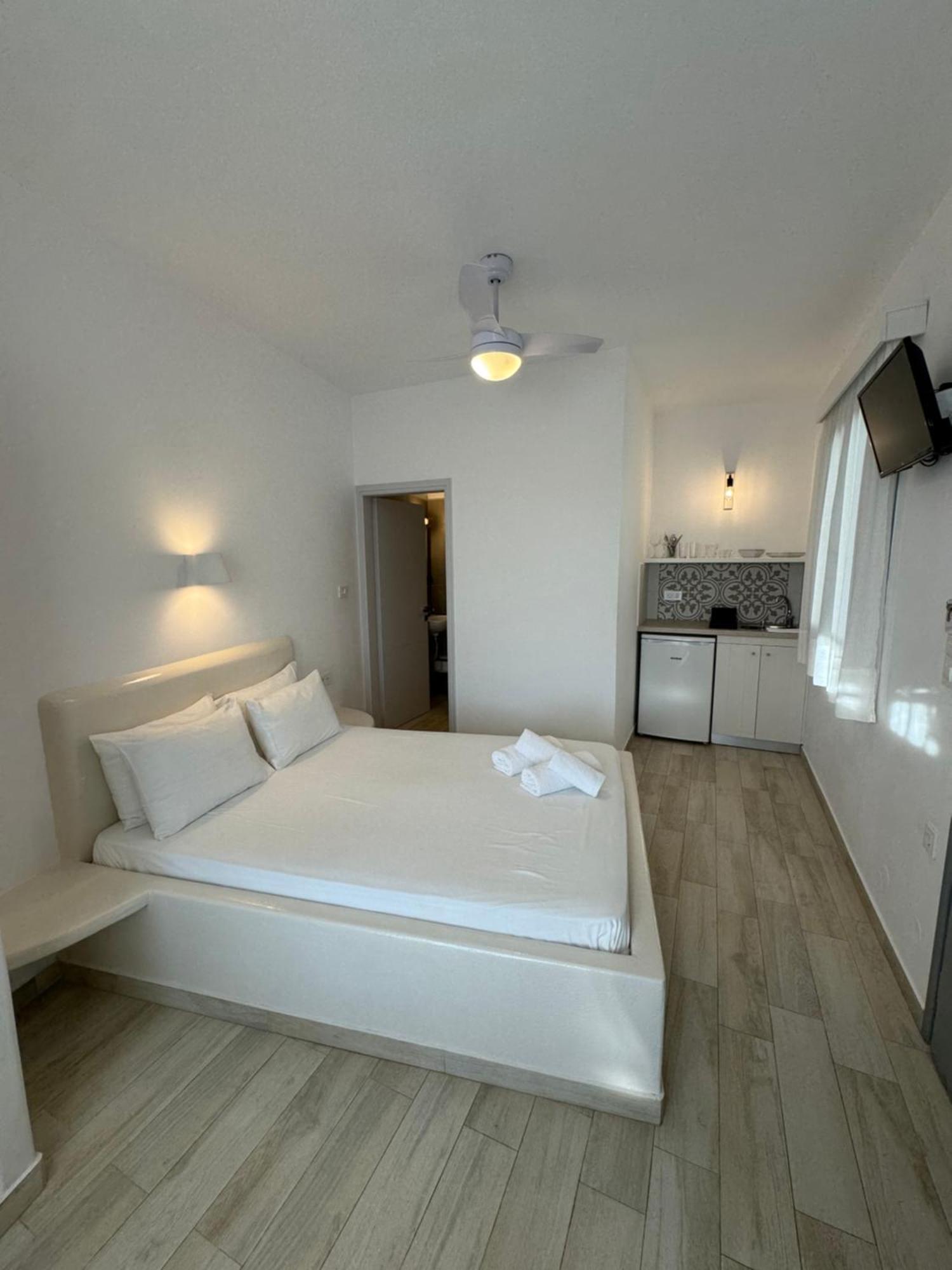 Annarita Apartment Adamantas  Room photo