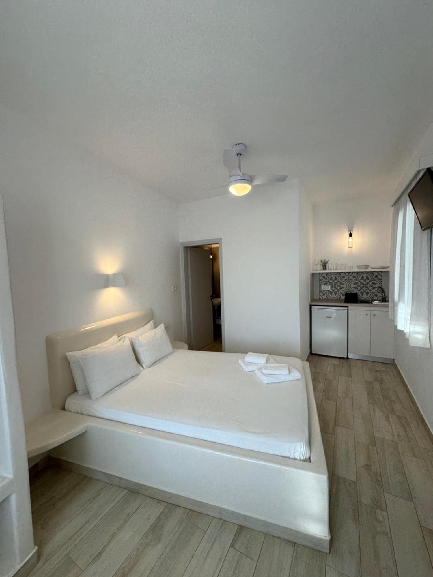 Annarita Apartment Adamantas  Room photo